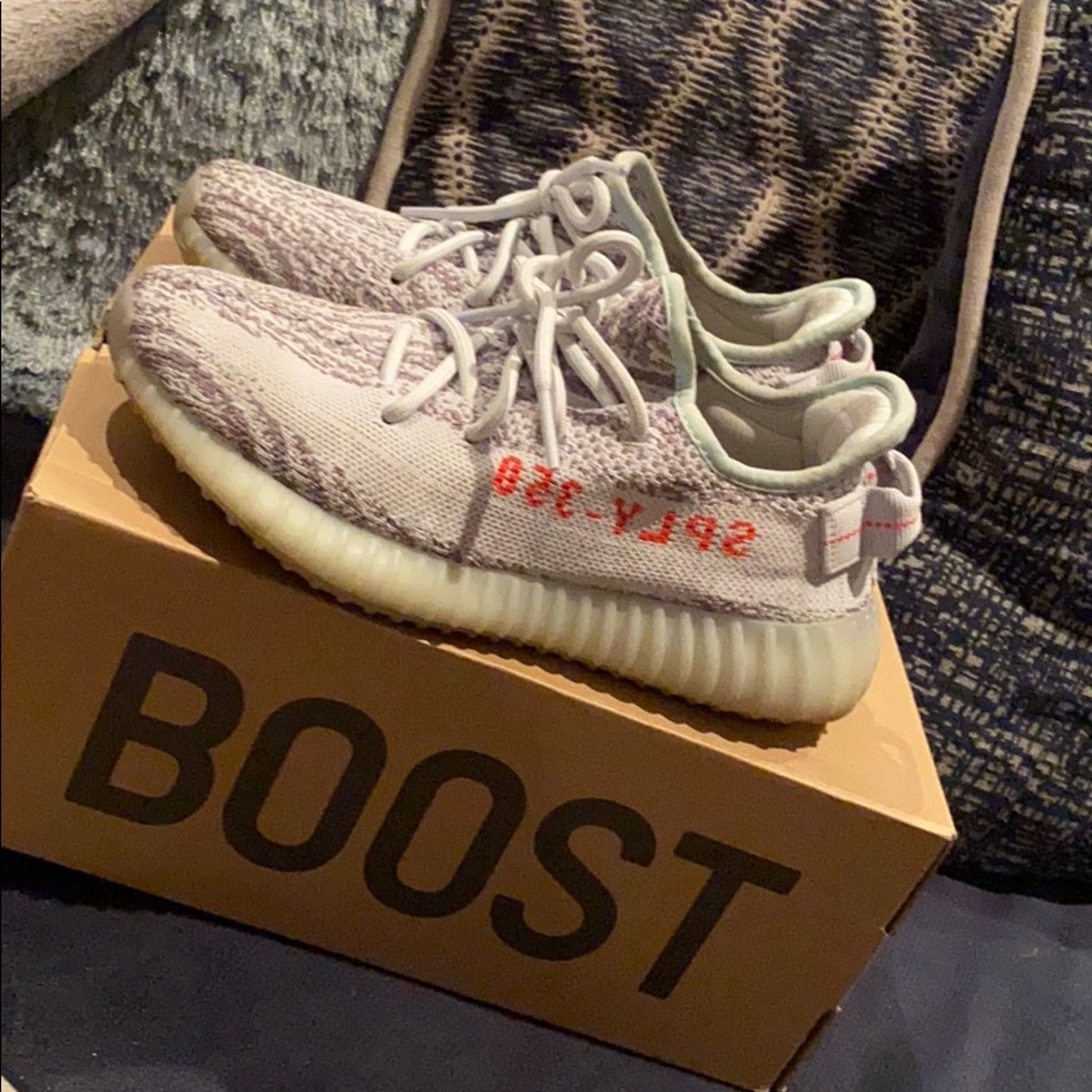 COPY - Yeezy Boost 350 V2  Blue Tint Size 5